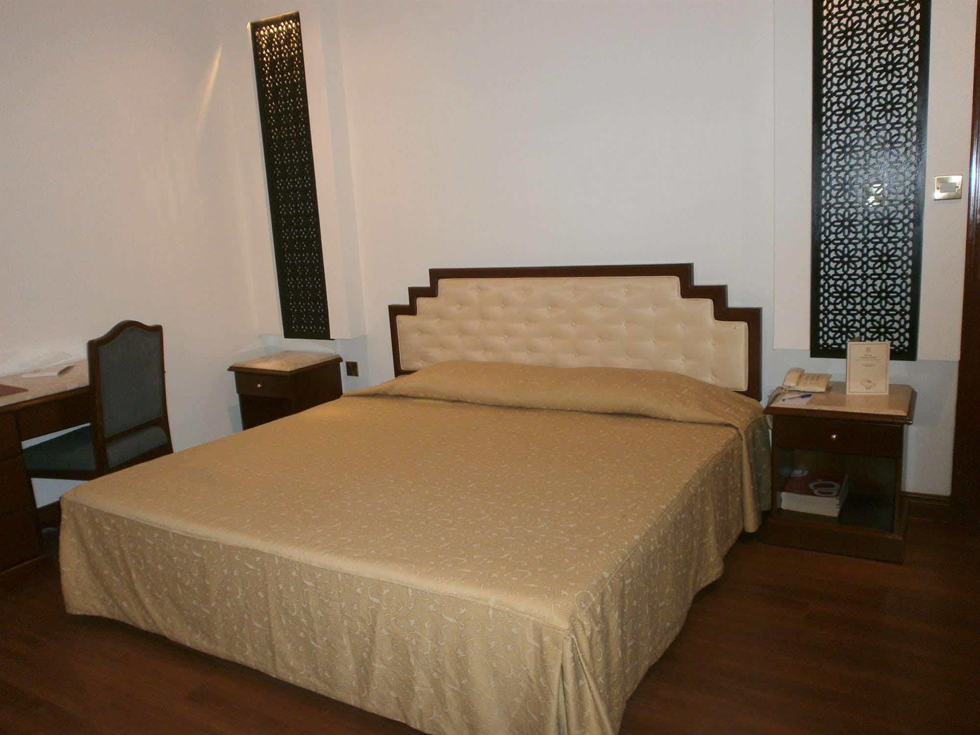 Bahrain Carlton Hotel Manama Luaran gambar